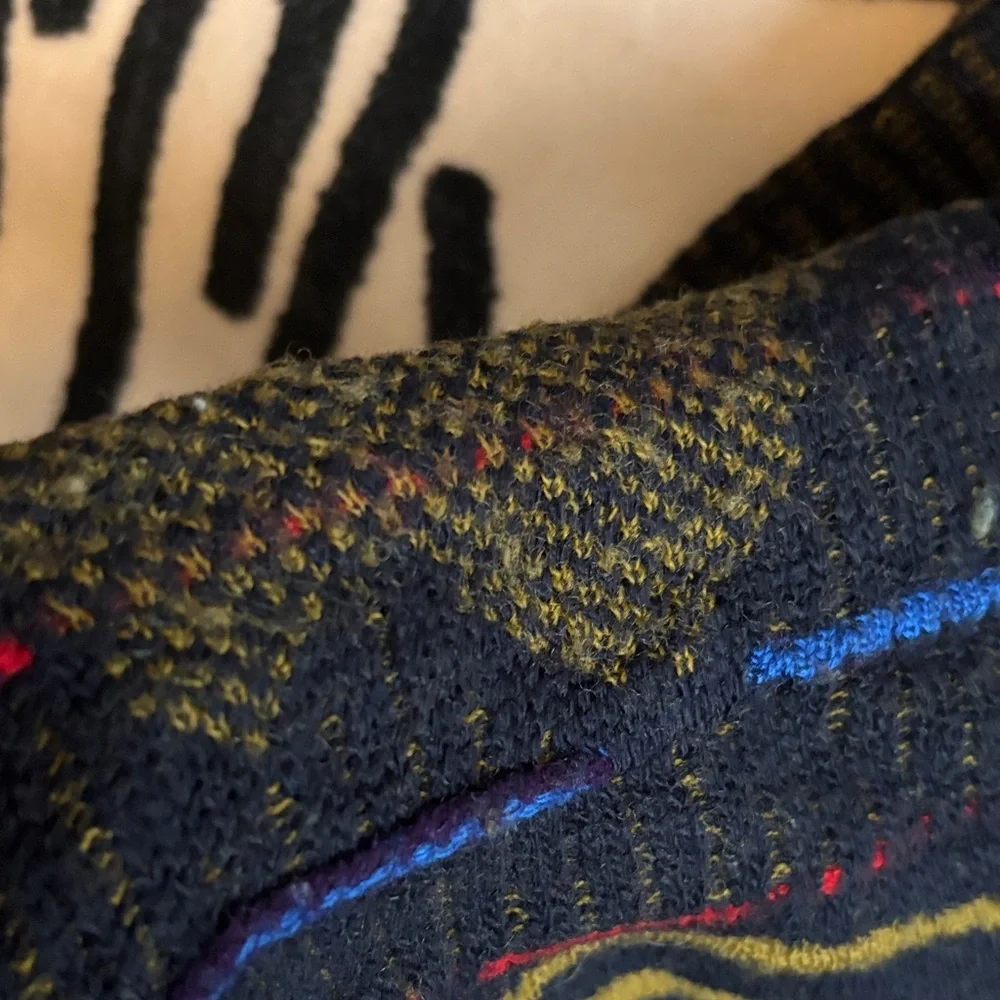 Vintage Black and Gold Sweater - Picture 3 of 4